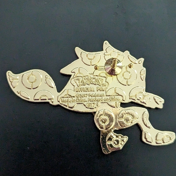 Pokemon Zoroark Pin -  Shining Legends - Official - Picture 2 of 3